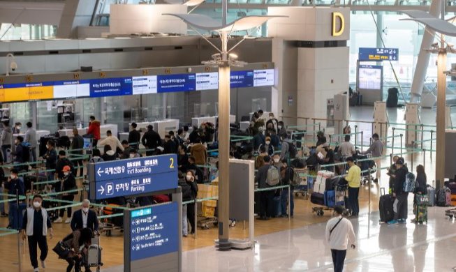 All int'l arrivals to be banned from using mass transit to leave airport