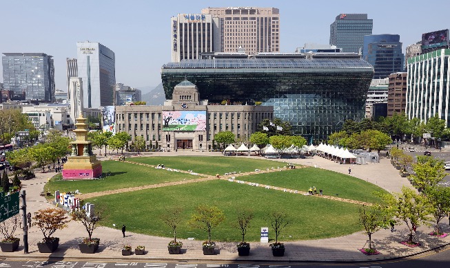 🎧 Opening of outdoor library at Seoul Plaza to mark World Book Day
