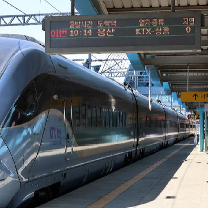 3rd-gen bullet train KTX-Cheongryong departs for Seoul