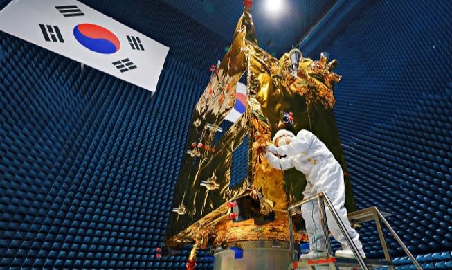 Korea unveils world's 1st geostationary environmental satellite