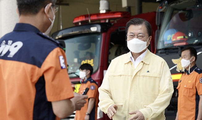 Remarks by President Moon Jae-in during Visit to Fire Station with Firefighters and Paramedics Who Respond to Heat Waves