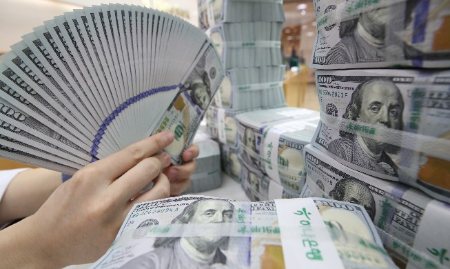 FX reserves last month set record high of USD 452.3B