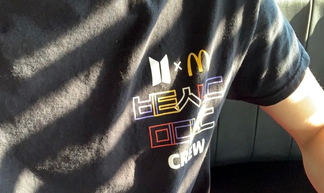 McDonald's staff worldwide to wear Hangeul T-shirt uniforms