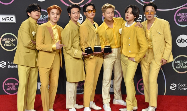 🎧 BTS makes history as 1st Asian act to win top AMA