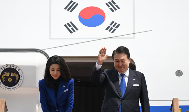 President Yoon visits France, Vietnam