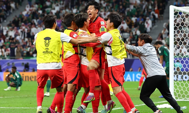Korea's penalty shootout win earns Asian Cup quarterfinal berth
