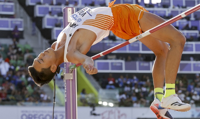 🎧 Woo wins nation's 1st silver in high jump at world championships