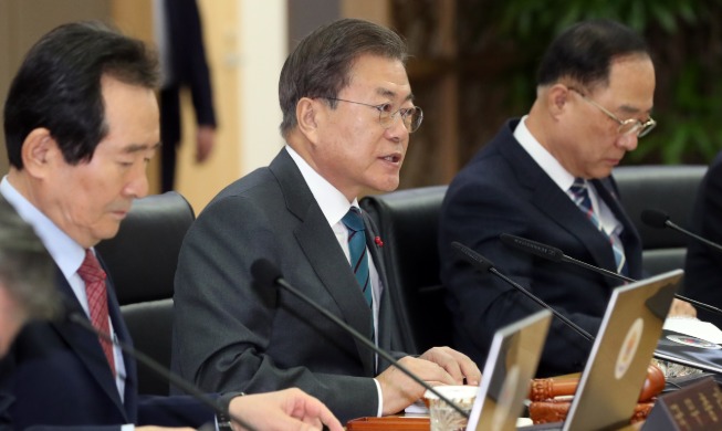 President Moon pledges all-out support to China for coronavirus outbreak