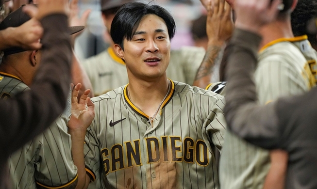 Kim Ha-seong earns Korea's first Gold Glove from US MLB