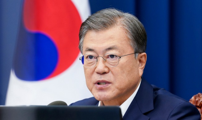 Opening Remarks by President Moon Jae-in at Meeting with His Senior Secretaries