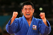 Veteran judoka Song Dae-nam grabs gold at farewell match
