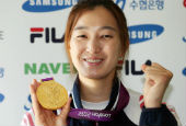 Hwang wins second gold in London following Beijing Olympics