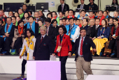 Chairwoman Na with Global Messengers of the Games 