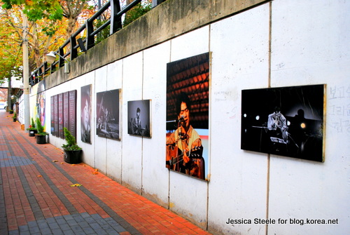 70 paintings line Kim Kwang-Seok Memorial Street