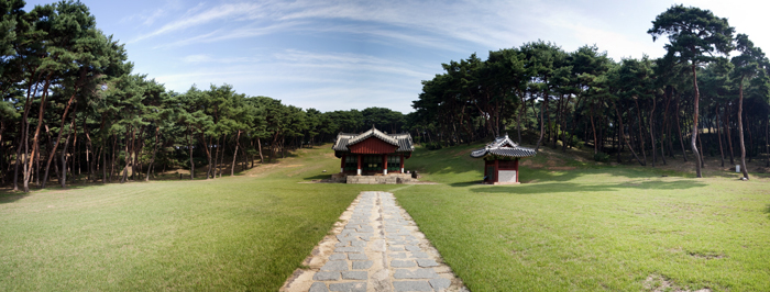 Joseon royal tombs will be open to the public starting in the New Year. Pictured is the Sareung Royal Tomb in Namyangju.