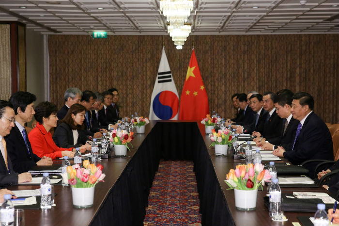  A bilateral summit between Korea and China was held on the sidelines of the Nuclear Security Summit 2014 on March 23. (photo courtesy of Cheong Wa Dae)