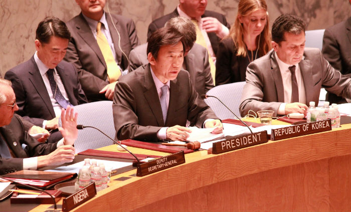 Foreign Minister Yun Byung-se (center) stresses that more efforts must be made to prevent the proliferation of WMDs, during a U.N. Security Council debate held in commemoration of the 10th anniversary of the adoption of Resolution 1540. (photo courtesy of the Ministry of Foreign Affairs)