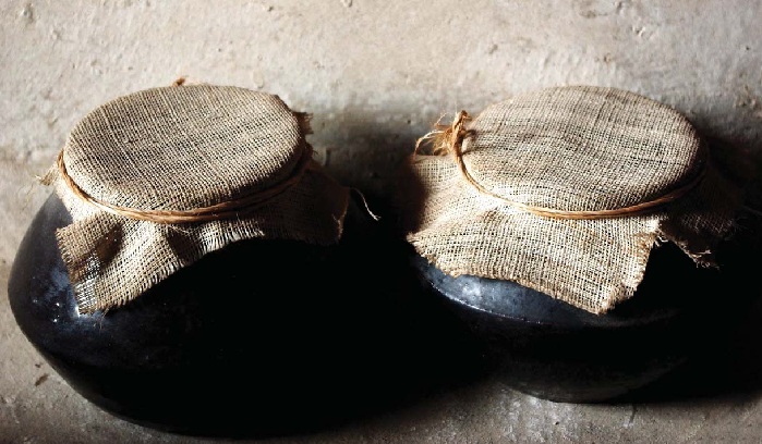 Medicinal urns are used to make herbal and traditional medicines. 