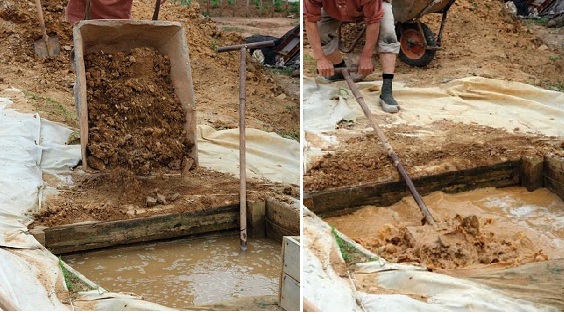 (Left) Dissolve the clay in water in order to remove any foreign objects; (right) Mix the clay in water to remove any contaminants.