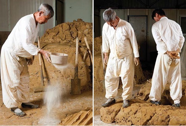 (Left) Spread clean dirt on the clods to prevent them from sticking; (right) Dampen and flatten the clods. 