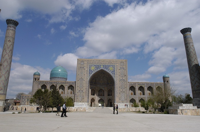 President Park will visit Uzbekistan, Kazakhstan and Turkmenistan during her visit to Central Asia. Pictured is Sher Dor Medressa at Registan Square in Samarkand, Uzbekistan. (photo: Yonhap News)