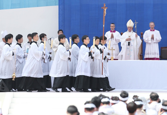 140815_Pope_Francis_mass_11.jpg