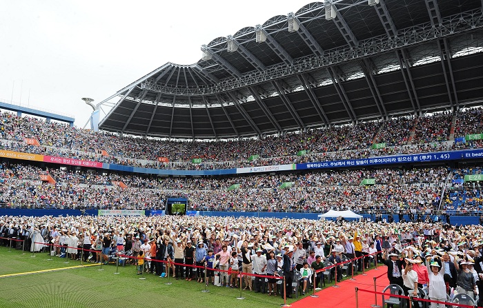 140815_Pope_Francis_mass_4.jpg