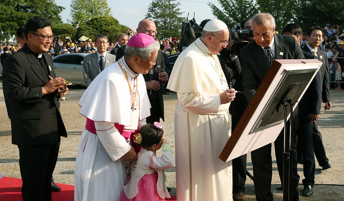 140816_pope_Francis_8.jpg