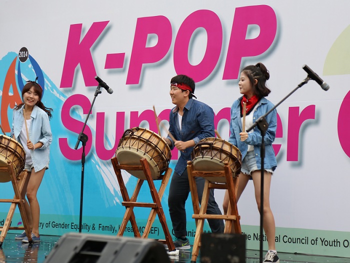 Students put on taekwondo and <i>samulnori</i> performances, a traditional style of percussion music.