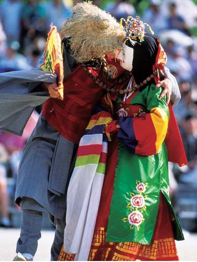 An apostate monk scene from the Eunyul-area mask dance.