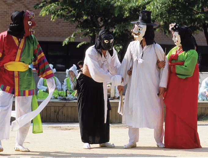 An old woman scene from the Eunyul-area mask dance.