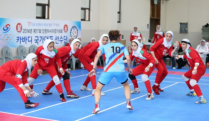 Kabaddi originates in northern India. Holding your breath is an essential skill in this game. (photo: Yonhap News)