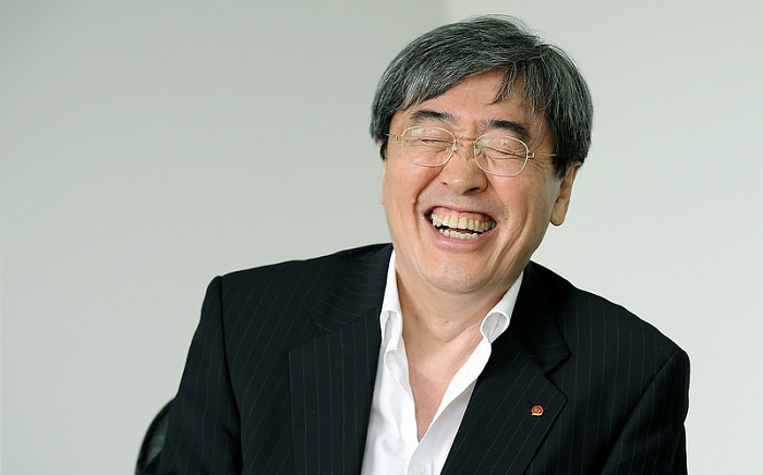 CEO Park Jinsun smiles as he talks about merits of soy sauce.