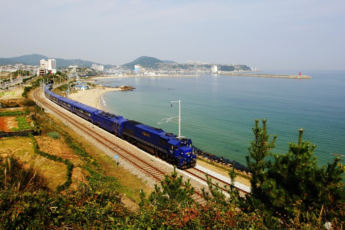 Korail's Haerang passenger train service provides three different options, spanning either two days or three days, for those who want to travel around the country but don't have much time.