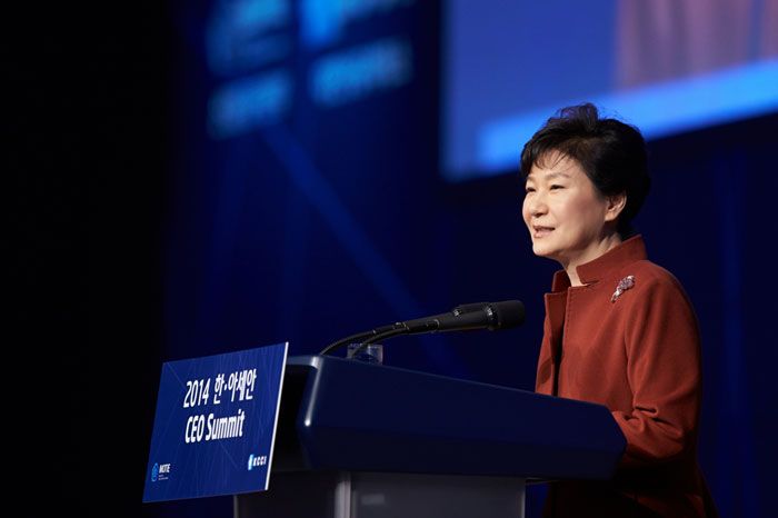 141211_CEO_Summit_L1.jpg