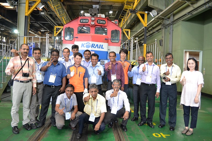 Sri Lankan engineers pose for a group photograph.