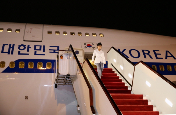 President Park Geun-hye is scheduled to visit four nations in South America -- Colombia, Peru, Chile and Brazil -- from April 16 to 25.