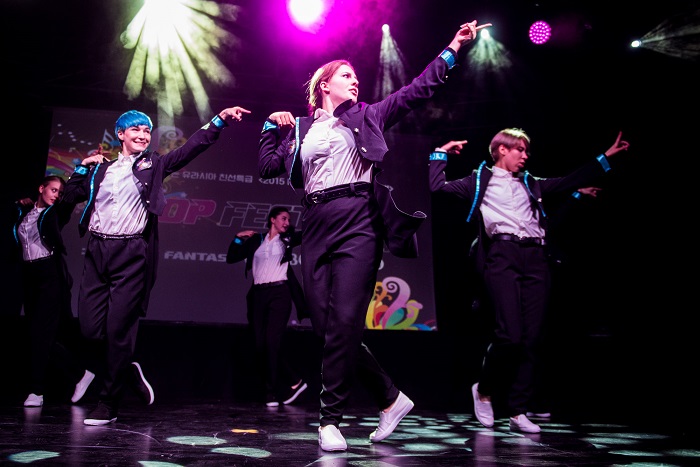 A total of ten teams danced in Warsaw's 2015 K-Pop Festival.