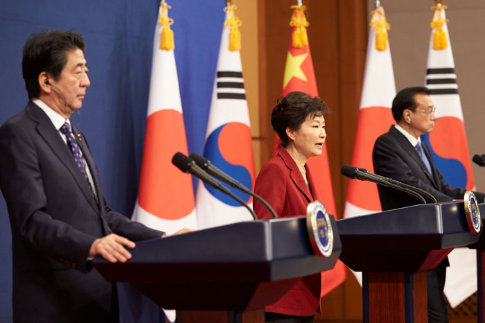 151101_trilateral_jointpres.jpg