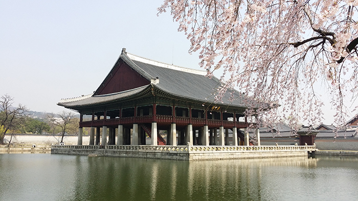 Enjoy palace views from Gyeonghoeru Pavilion : Korea.net : The official website of the Republic of Korea