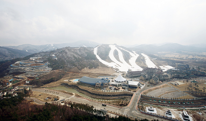 The Alpensia Ski Jump Stadium is in Pyeongchang-gun County, Gangwon-do Province. It is one of the main venues for the PyeongChang Winter Olympics 2018. (Photo: Jeon Han, Korea.net Photographer)