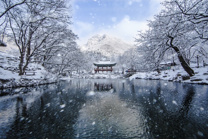 “The Winter of Ssanggye Pavilion,