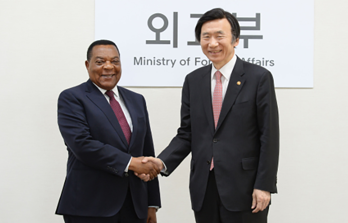 170425_koreatanzania_art1.jpg