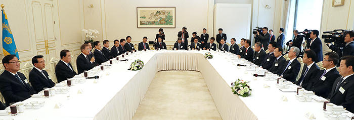 170516_presidentmoon_art2.jpg