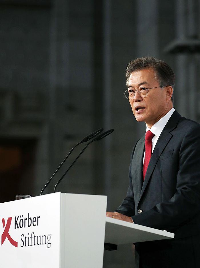 170707_presmoonkorber_art2.jpg