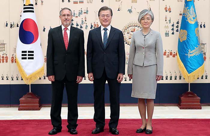 170718_newambassador_art2.jpg