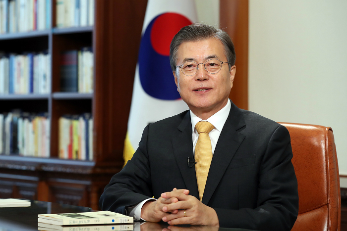 171009_presmoonhangeul_1.jpg