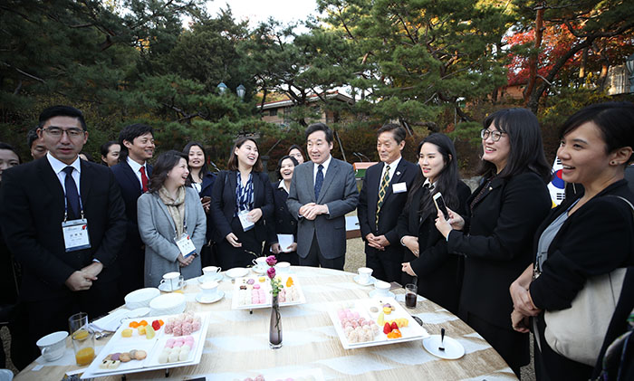 171109_PMtrump_art1.jpg