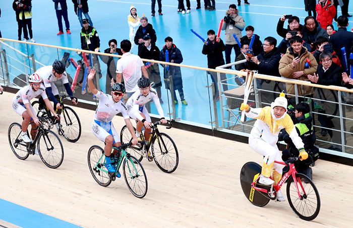 171226_olympicflame_2.jpg