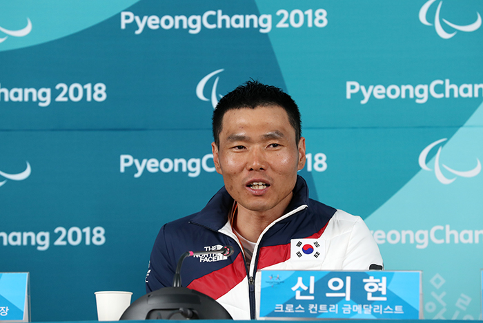 Sin Eui Hyun holds a press conference after winning the men’s 7.5 km sitting biathlon race, at the PyeongChang Biathlon Centre in Pyeongchang on March 17. (Kim Sunjoo)